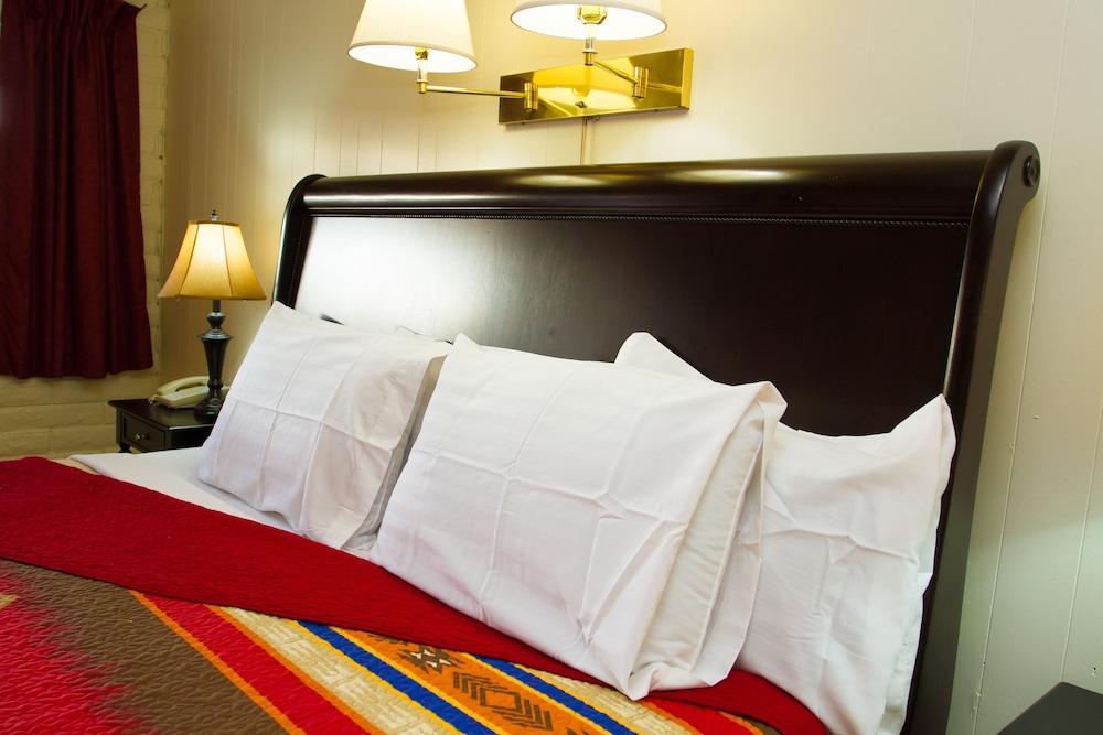 Brad'S Desert Inn โฮลบรุค ภายนอก รูปภาพ